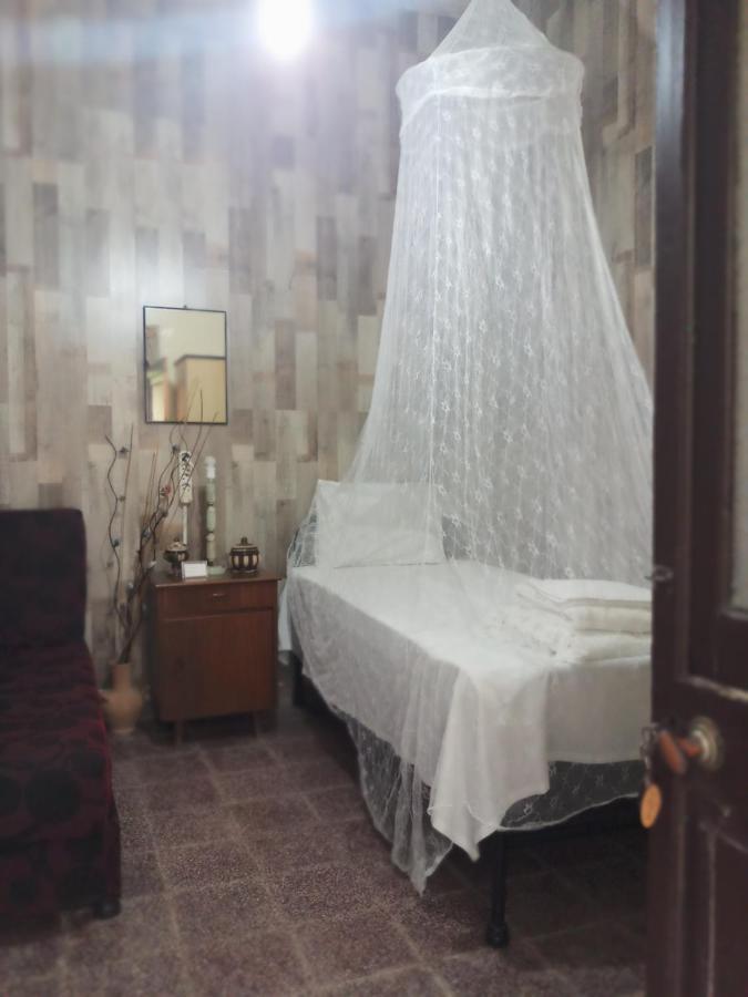 Mystery Garden Guest House Фамагуста Екстер'єр фото