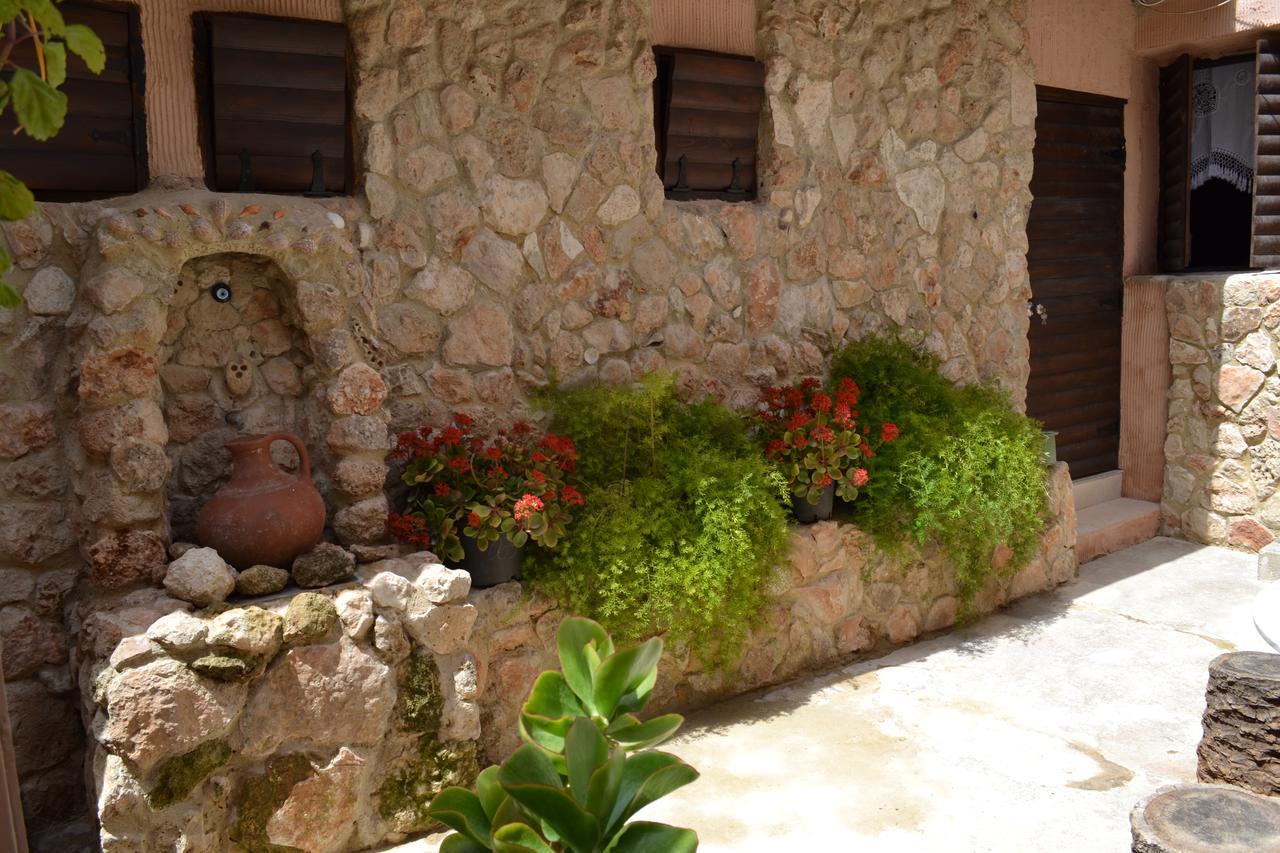 Mystery Garden Guest House Фамагуста Екстер'єр фото
