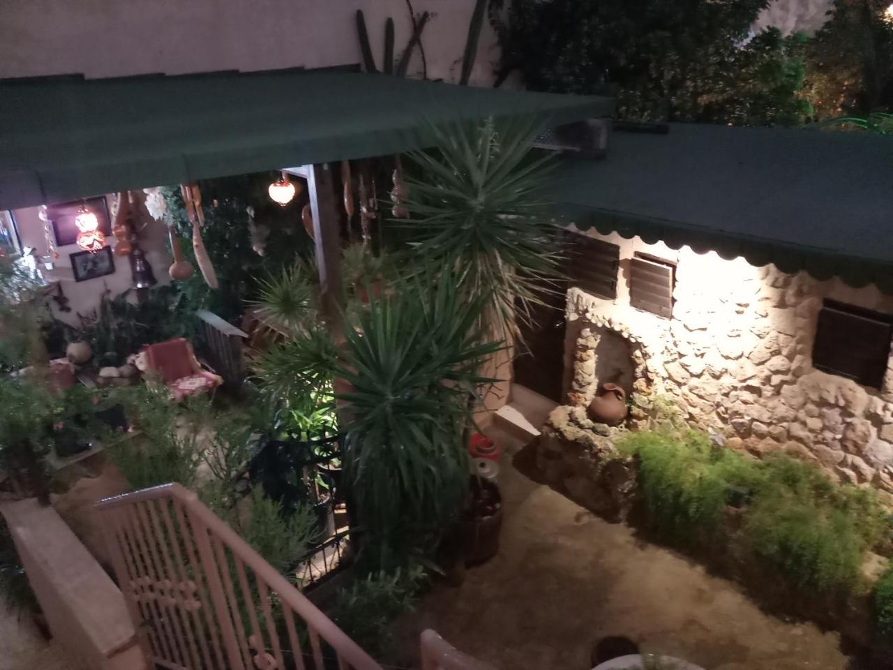 Mystery Garden Guest House Фамагуста Екстер'єр фото