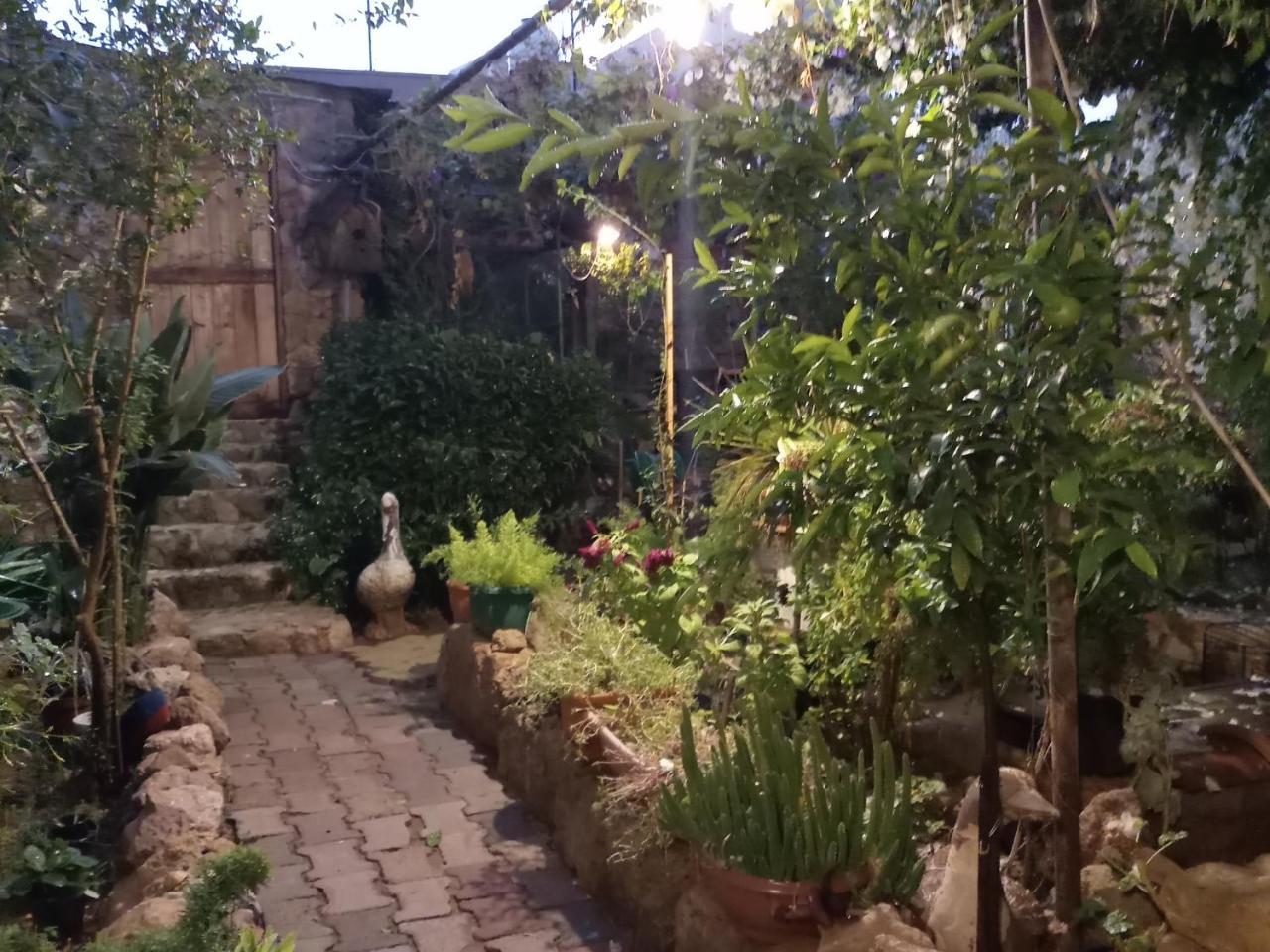 Mystery Garden Guest House Фамагуста Екстер'єр фото